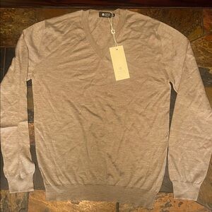 Goto Men's Beige V-Neck Cashmere Sweater